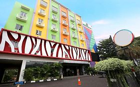 Sans Hotel Fiducia Pondok Gede
